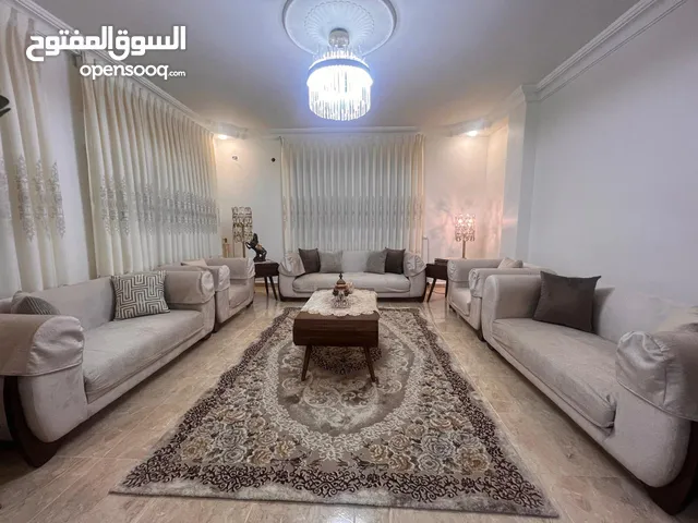 طقم كنب 9 مقاعد – لون بيج أنيق – حالة ممتازة جديد تماما