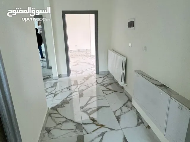 275m2 4 Bedrooms Apartments for Rent in Amman Um El Summaq