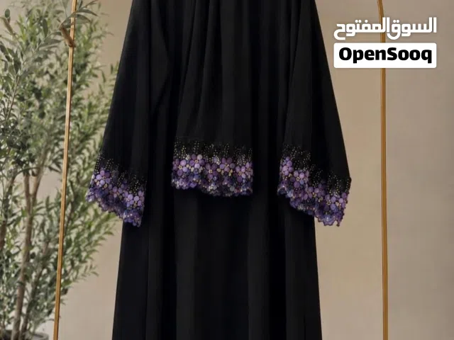 عبايه مع شال ترند كوالتي عالي خامه سواد فاحم  شغل يدوي
