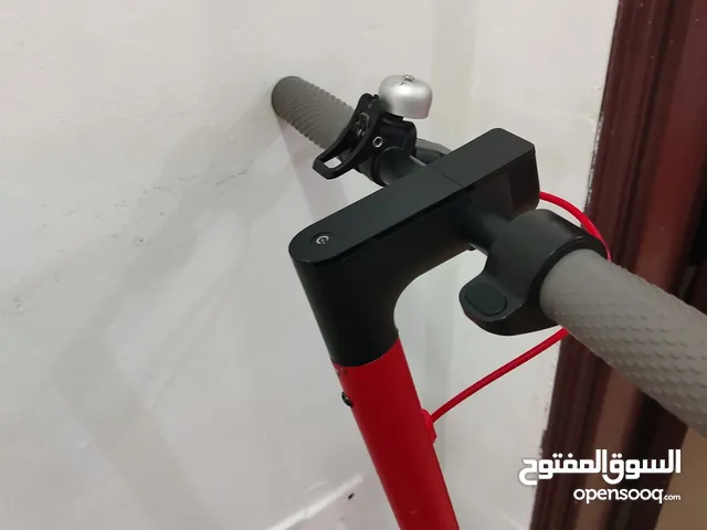 سكوتر كهربائي بحالة ممتازة