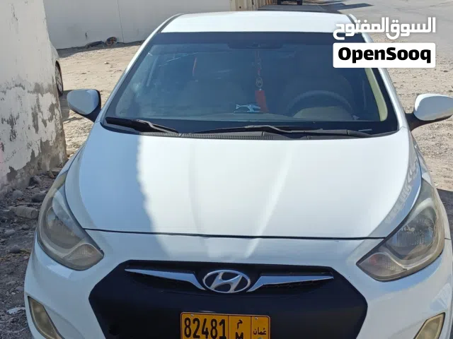 Hyundai accent 2012