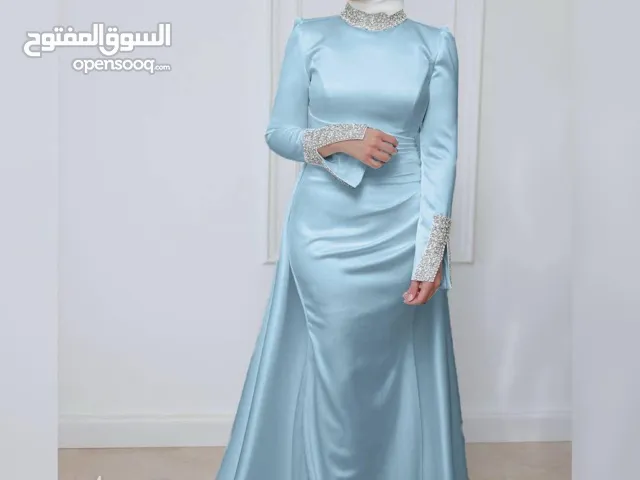 فستان المناسبات الملكي