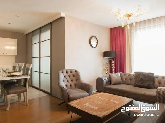 شقق فندقيه في تقسيم للايجار اليومي ثلاث غرف وصاله وبلكونه ومسبح ومطعم ومواقف سيارات
