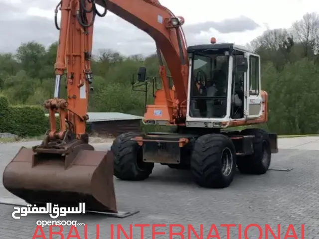 2002 Tracked Excavator Construction Equipments in Misrata