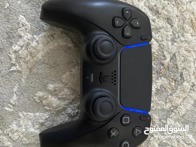 قير سوني فايف استعمال نظيف جدا شهرين غير قابل للمفاوضه للتواصل واتس أب