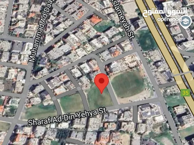 مجمع تجاري للبيع