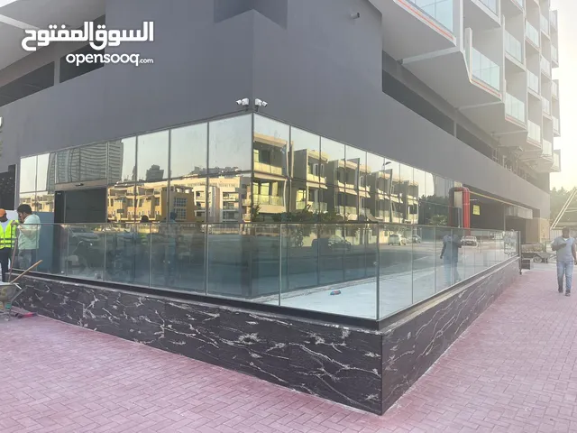 تملك محلك التجاري فى قلب jvc منطقه حيويه ومطلوبه عائد إيجاري مرتفع جدا 275,000 بالسنه بادر بالحجز