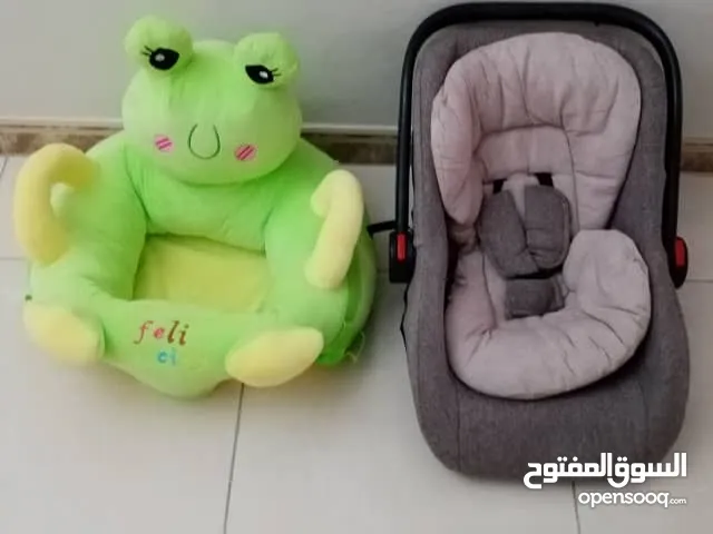 كرسي جلوس مع قعماز هزاز شبه جديد للبيع