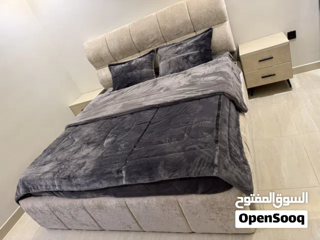 غرفة نوم مستعملة مدة شهرين