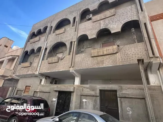 210 m2 More than 6 bedrooms Villa for Sale in Tripoli Edraibi
