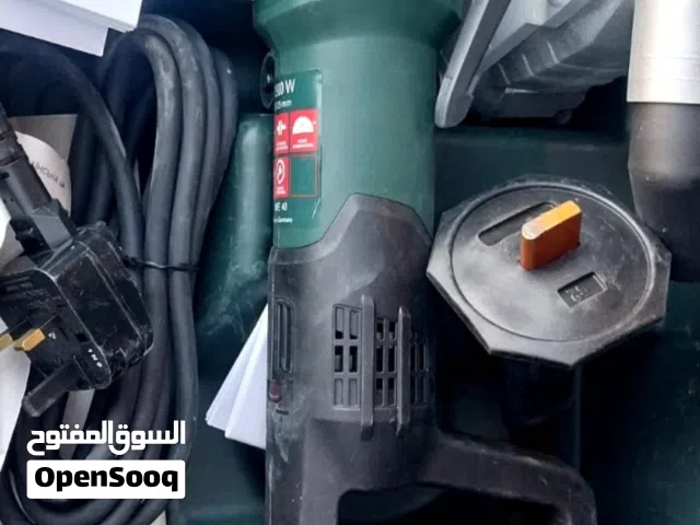 صاروخ كبير وجهاز ليزر