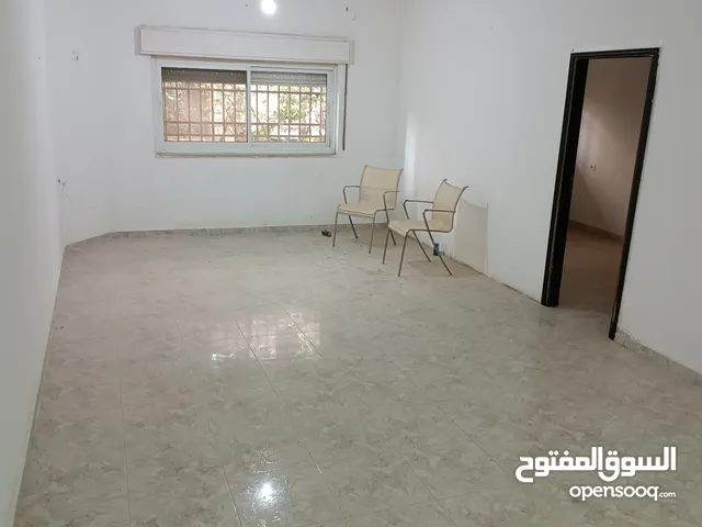 180m2 3 Bedrooms Apartments for Rent in Ramallah and Al-Bireh Beitunia
