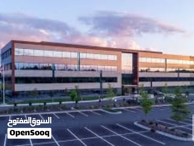 مجمع تجاري بسعر ممتاز للبيع