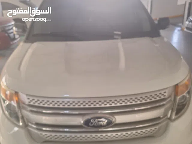 سياره فورد اكسبلور موديل 2013 خليجي ممشي بسيط جدا 97 الف بدون حوادث ممتازه