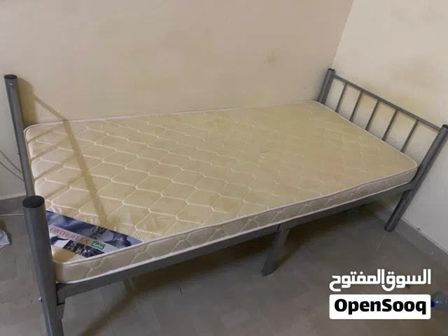 يوجد لدي سريرين مع الفرش