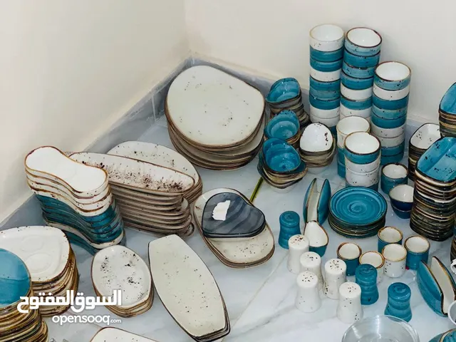صحون واكواب واباريق شاي وحاجات تانيه مستعملة للبيع بطرابلس