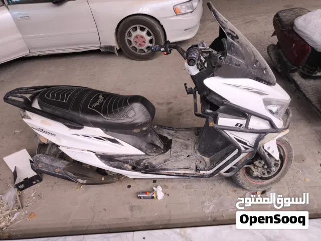 دراجه ستورنك للبيع بسعر جدن مناسب  تجفيت جديد