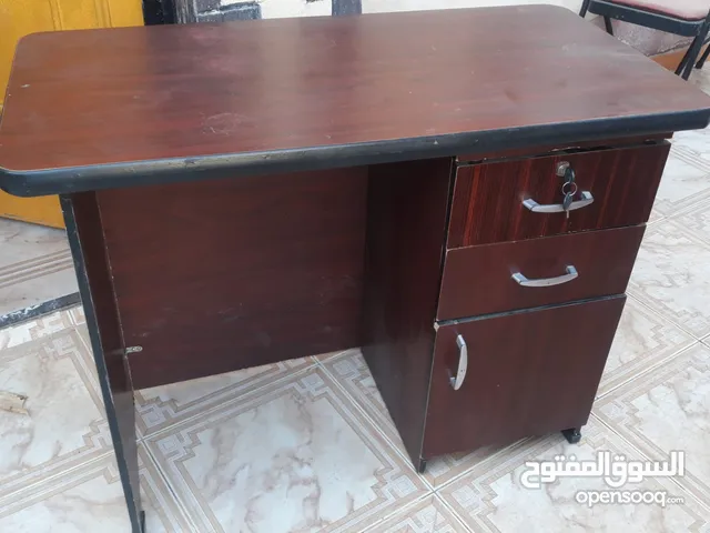 طاولات فاكهة للبيع + مكتب