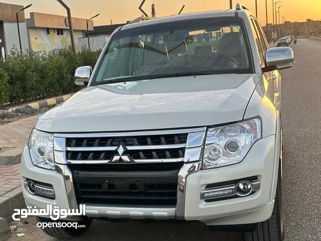 Used Mitsubishi Pajero in Giza