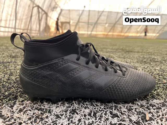 حذاء رياضي لبيع