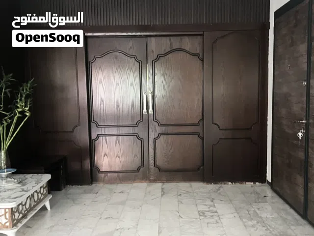باب للبيع ب100