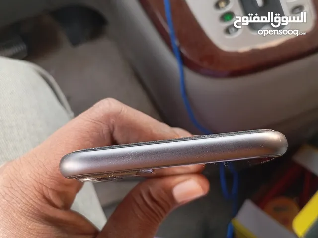 Apple iPhone 11 128 GB in Abu Dhabi