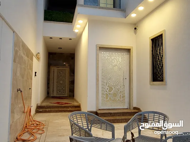 288 m2 More than 6 bedrooms Villa for Sale in Tripoli Tareeq Al-Mashtal