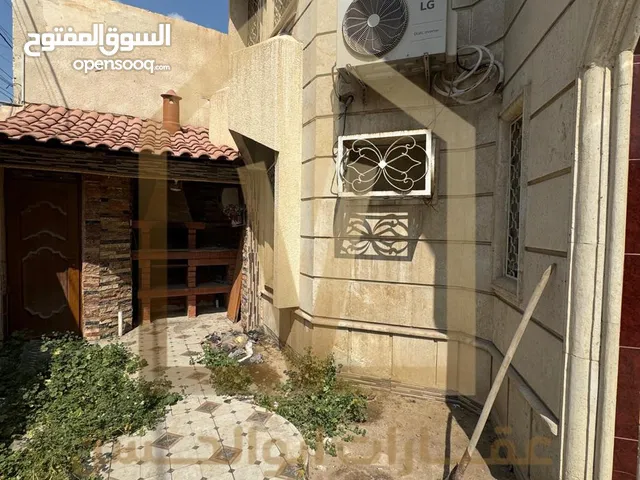 200m2 4 Bedrooms Townhouse for Rent in Basra Other