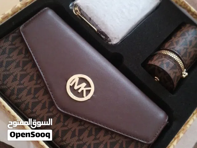 حقيبة من ماركه جوكي و MK