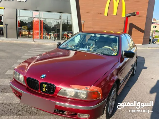 BMW E39 دب للبيع كاش فقط قابل للتفاوض بشئ بسيط