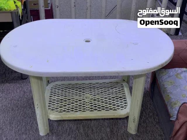 طاوله . . . . . . . . . . . . . . . .