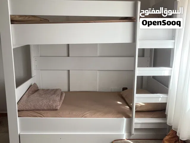 سرير دورين و ثالث يتحول الي سرير او تخزين بحاله ممتازه جدا لا يوجد اي عيوب
