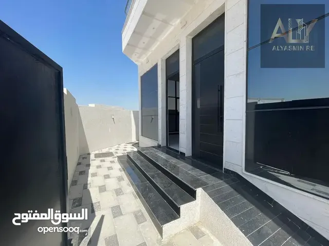 3300ft 5 Bedrooms Villa for Sale in Ajman Al-Zahya