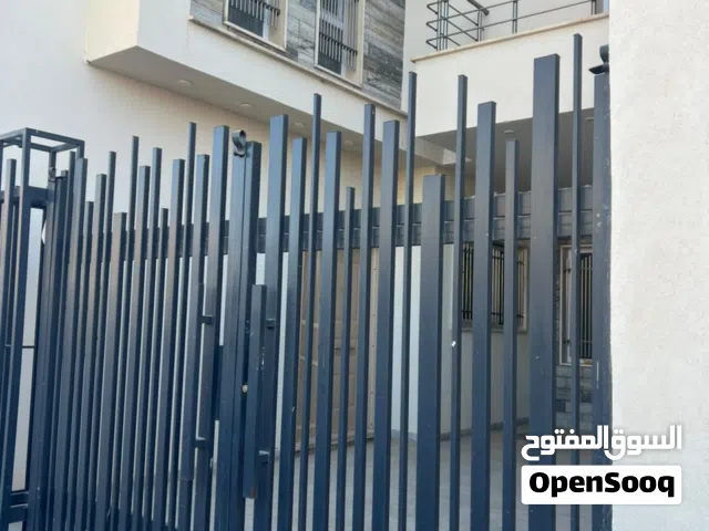 180 m2 More than 6 bedrooms Townhouse for Rent in Tripoli Tareeq Al-Mashtal