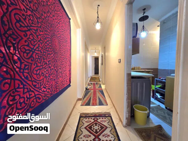 شقه للبيع بالفرش والاجهزه