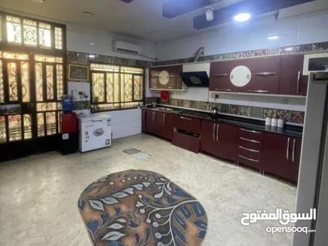 200 m2 5 Bedrooms Townhouse for Rent in Basra Khadra'a