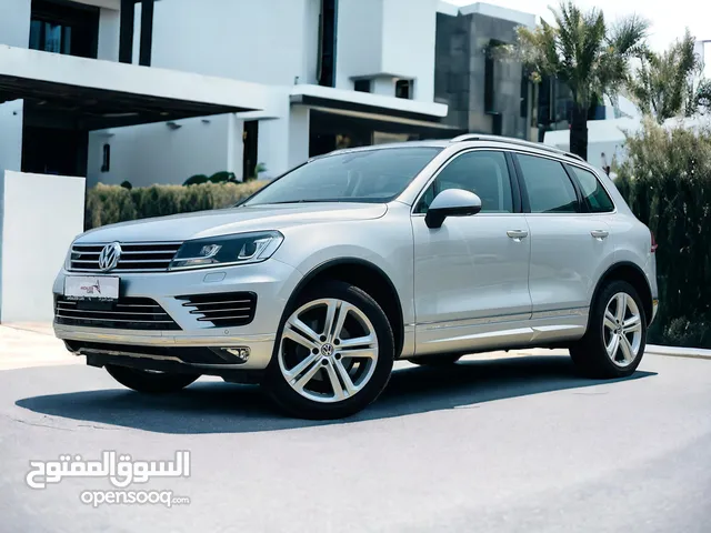 AED 1,585 PM AVAILABLE  FSH  LOW MILEAGE  VOLKSWAGEN TOUAREG 2018  V6