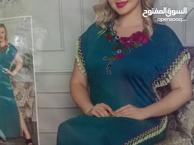 ملابس لجميع افراد العائلة