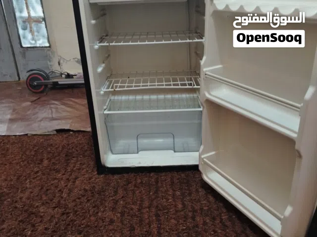 ثلاجة مكتبيه بوضع الوكاله