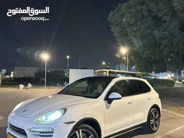 2013 Porsche Cayenne Gasoline SUV with GCC Specs, Excellent Condition, 6 Seats