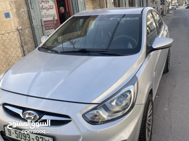 للبيع اكسنت موديل 2013 ماطور 1600 ديزل 4 غيار توماتيك المفقود موجودة في بيت لحم