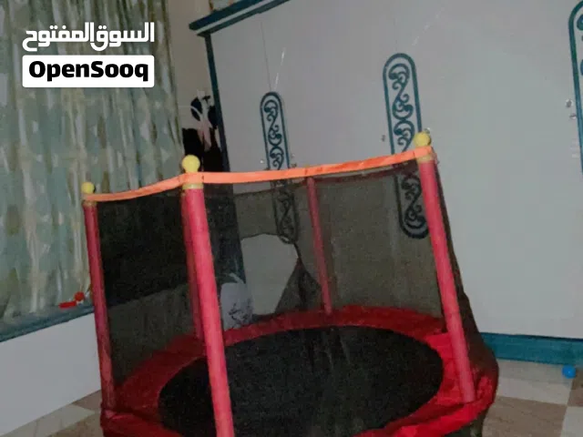 نطناطه (ترمبولين) للبيع يكفي 4اطفال تنفع منزليه او خارجيه مستعمل نظيف كرت