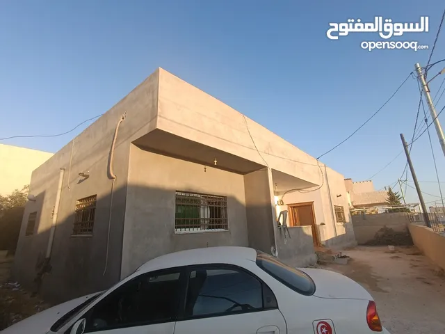240 m2 3 Bedrooms Townhouse for Sale in Mafraq Al-Hay Al-Janoubi