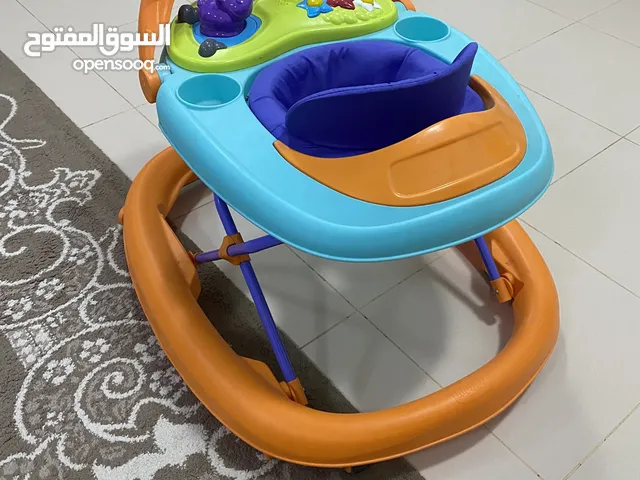 للبيع مشاية اطفال جديدة استعمال شهر