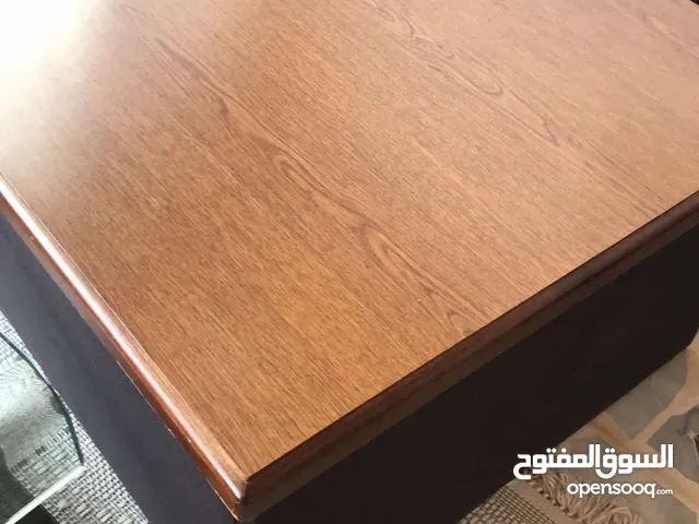 وكورنر عشر مقاعد وبفة وطاولة وسط فورمايكا