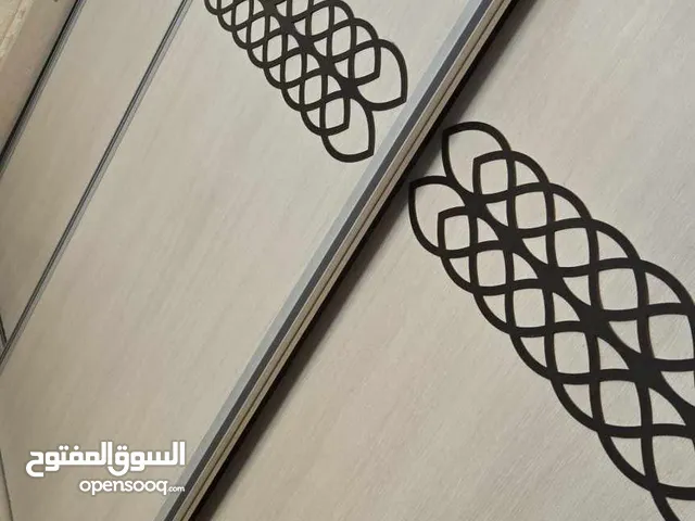 غرفة نوم شبه جديدة