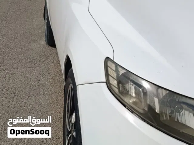 سيارتو بيضاء اربيل سنويه ساقطه للبيع