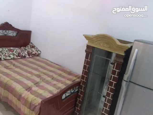يوجد غرفة وحمام  شخص او  شخصين 100 ريال قريب من الدانة مول البحرين وقريب من مكتب تساهيل بالقرب من صي