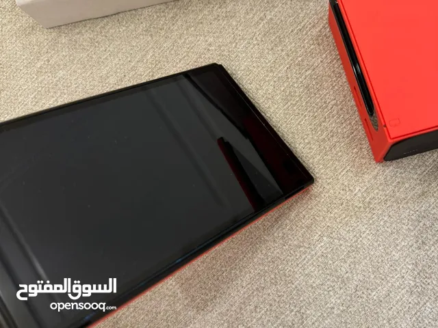 للبيع نيتندو سويتش oled و اشرطه بلايستيشن4