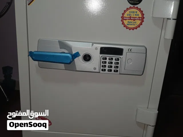 خزنة مصفحه ضد الحريق  بحالة ممتازه للبيع
